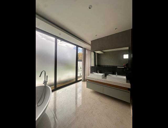 4 BEDROOM HOUSE FOR SALE IN HOUGHTON